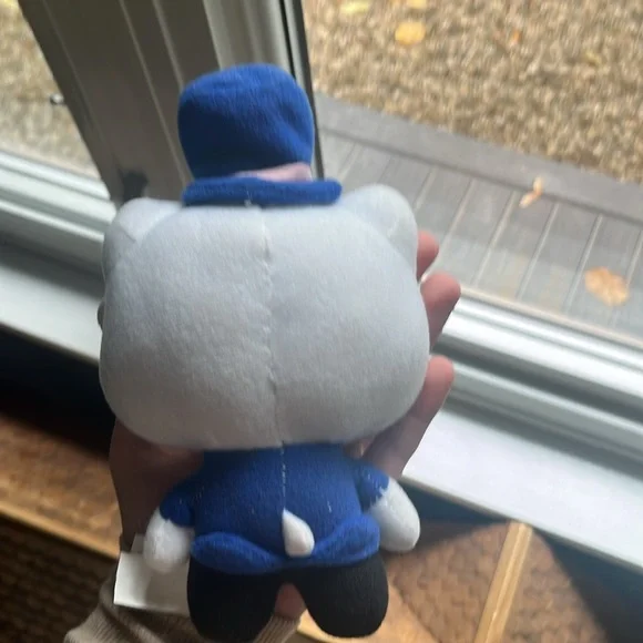 Hello kitty plush !🥰 - Picture 2 of 2
